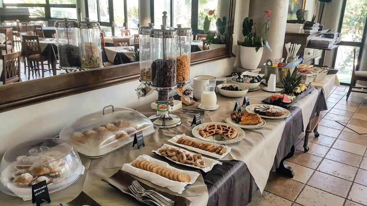 Hotel Il Veliero Torre San Giovanni Buitenkant foto